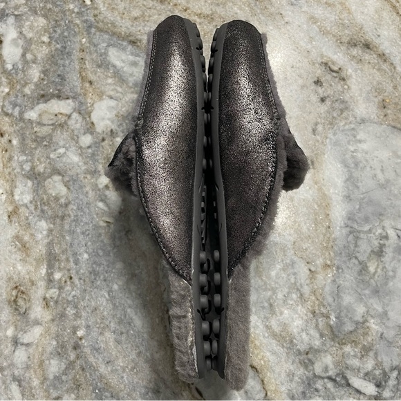 UGG Women's Lane Metallic Slipper Gunmetal size 8 - Picture 5 of 11
